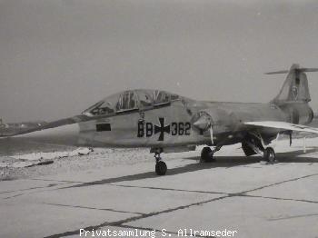 f-104f 1 3 no watermark.jpg